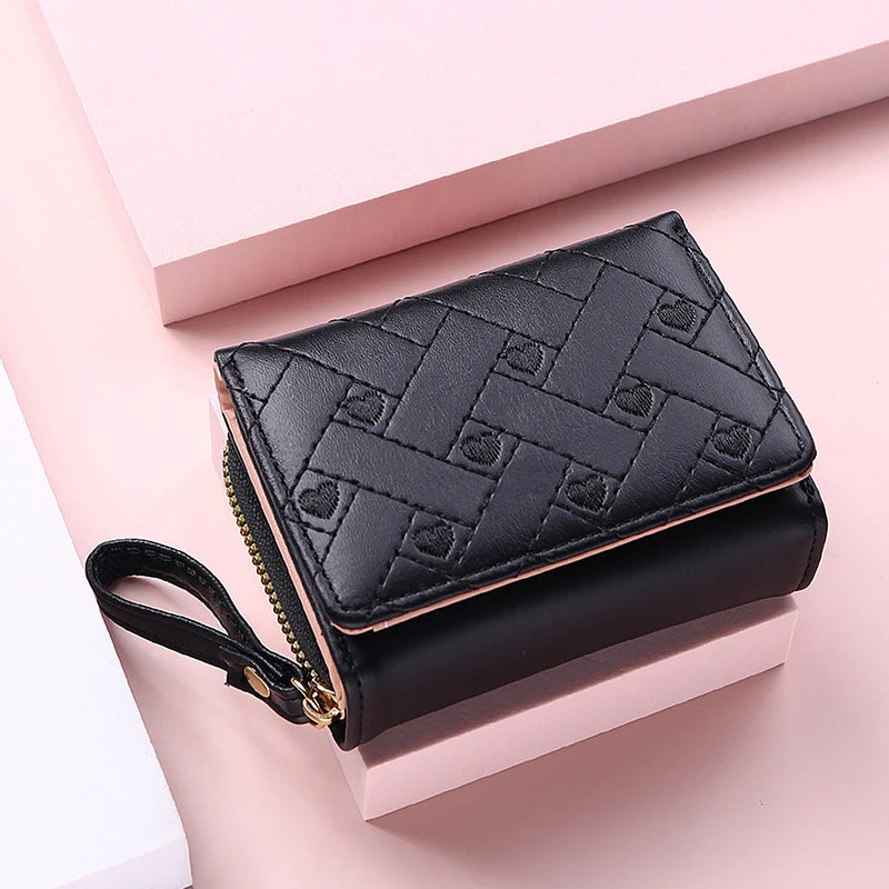 Billetera para Mujer Triple Plegado con Bordado de Corazón y Compartimentos para Tarjetas